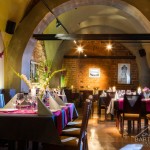 Wnętrze restauracji w Krakowie. Profesjonalne zdjęcia reklamowe. Wykonane obiektywem Canon ts-e 24mm 3.5 L II