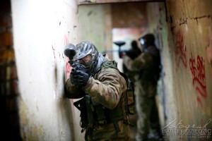 Paintball warszawa. Gra zorganizowana podczas imprezy integracyjnej dla pracowników firmy.