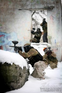 Paintball to jedno z popularniejszych urozmaiceń na imprezie firmowej.