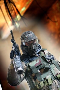 Impreza integracyjna z paintballem to świetna zabawa.