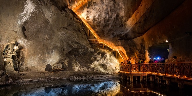 Kopalnia Soli Wieliczka pokaz multimedialny w komorze Weimar