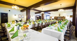 Widok ogólny na salę spichlerz. Zdjęcie wykonane obiektywem szerokokątnym