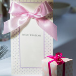 Piękne menu weselne. Ozdoby stołu weselnego są bardzo ważnym aspektem podczas organizacji ślubu.