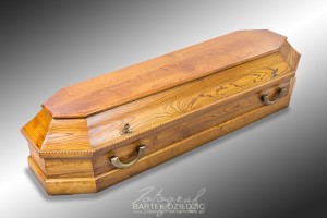 Fotograf do zdjęć trumien. Sesja reklamowa do katalogu.