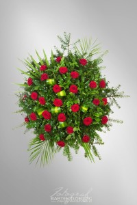 Zdjęcia produktowe akcesoriów pogrzebowych. Na zdjęciu wieniec pogrzebowy. Zdjęcia wykonane na potrzeby katalogu.