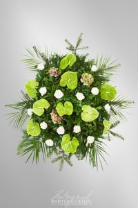 Zdjęcia wieńca pogrzebowego.