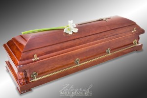 Zdjęcia trumien do katalogu.