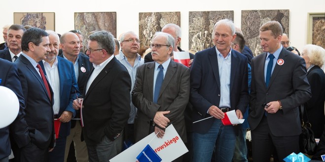 Zdjęcia dla polityków. Na zdjęciu prezydent Bronisław Komorowski