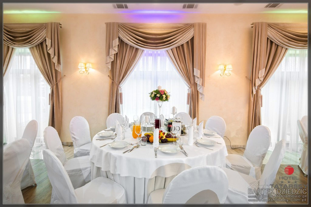 Zdjęcia reklamowe Hotelu Tatarscy. Na zdjęciu przykładowa dekoracja weselna.