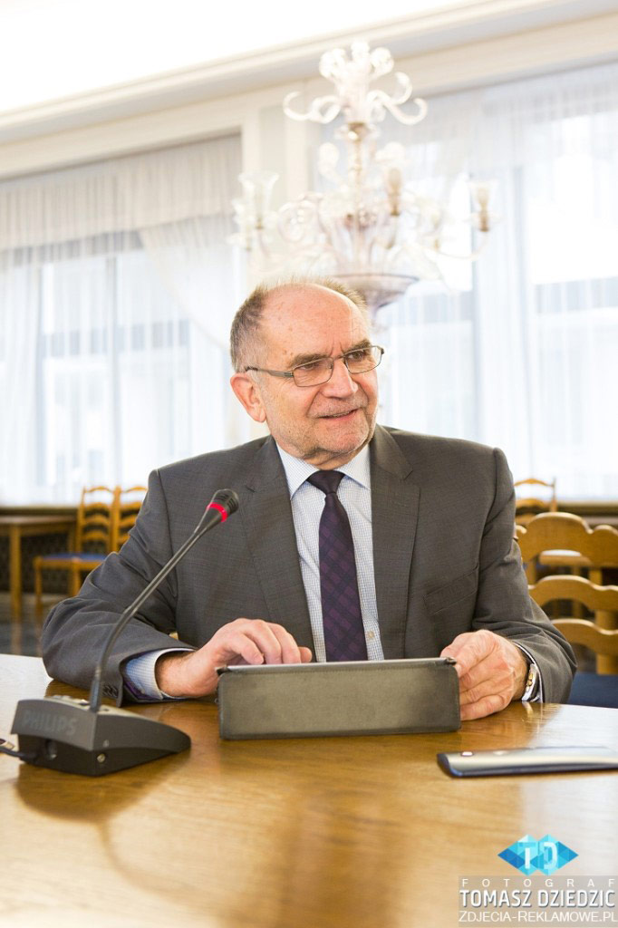 Zdjecia reklamowe politykow