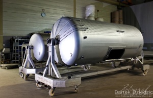 Zdjęcia gotowych wyrobów w fabryce. Profesjonalne zdjęcia reklamowe.