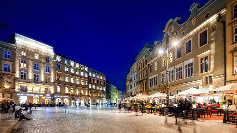 Rynek Nocą Event Firmowy. Fotograf Kraków.